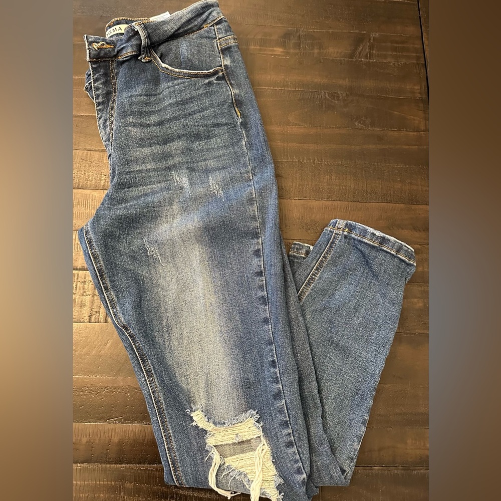 Dogma High Rise Skinny Distressed Jeans. Size 13.